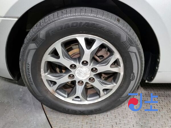 Kia Carnival silver - KNAMN816BES565186 - Image 5