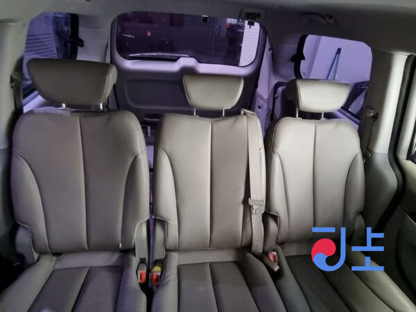 Kia Carnival silver - KNAMN816BES565186 - Image 11