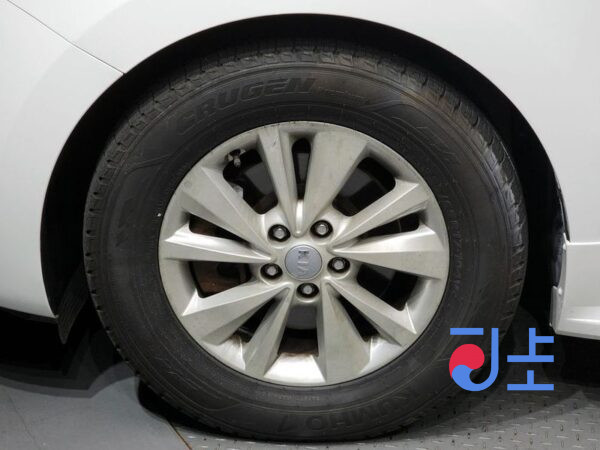 Kia Carnival white - KNHMF37A-36486732 - Image 5