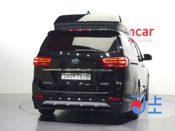 Kia Carnival black - KNAME81ABLS635581 - Image 4