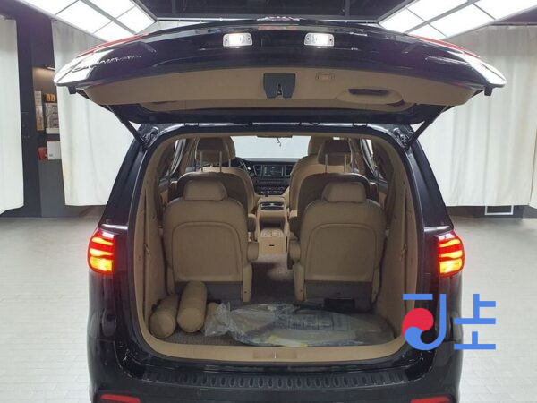Kia Carnival black - KNAME81ABLS635581 - Image 20