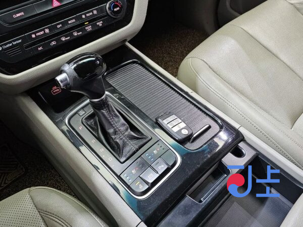 Kia Carnival grey - KNAME81ABFS076005 - Image 9