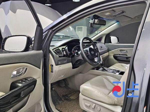 Kia Carnival grey - KNAME81ABFS076005 - Image 11