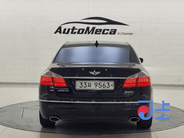 Hyundai Genesis black - KMHGB41ABBU138035 - Image 4