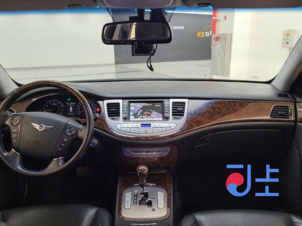 Hyundai Genesis black - KMHGB41ABBU138035 - Image 5