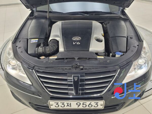 Hyundai Genesis black - KMHGB41ABBU138035 - Image 20