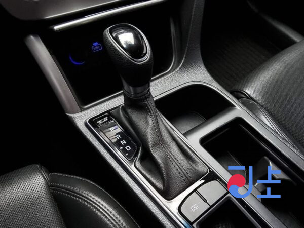 Hyundai Sonata silver - KMHE341DBFA013016 - Image 9