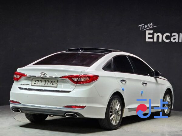 Hyundai Sonata white - KMHE341DBFA037364 - Image 2