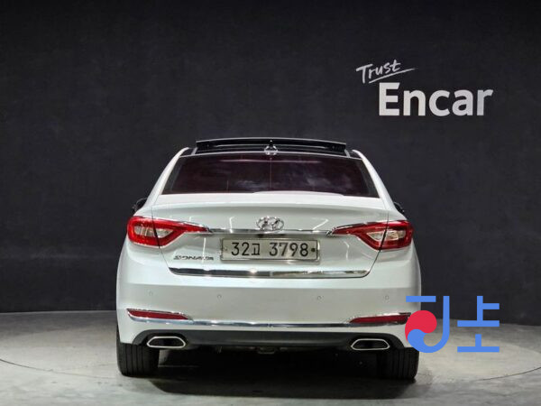 Hyundai Sonata white - KMHE341DBFA037364 - Image 4