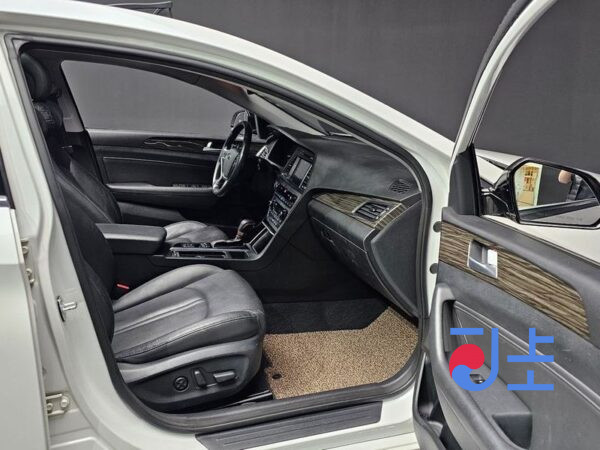 Hyundai Sonata white - KMHE341DBFA037364 - Image 18