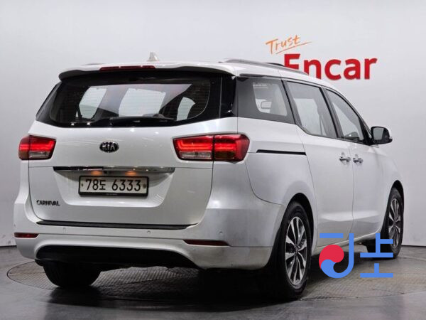 Kia Carnival white - KNHMF37ABFS030330 - Image 2