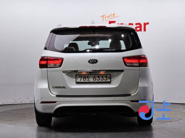 Kia Carnival white - KNHMF37ABFS030330 - Image 4