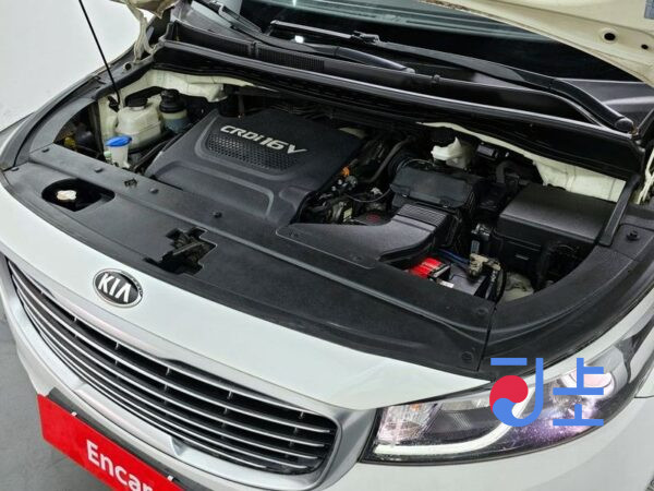Kia Carnival white - KNHMF37ABFS030330 - Image 6