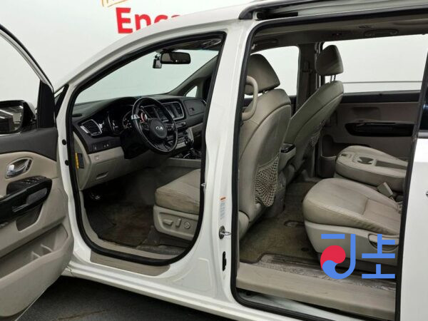 Kia Carnival white - KNHMF37ABFS030330 - Image 10