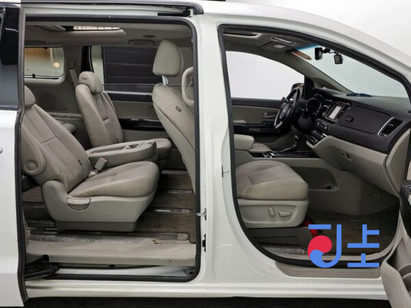 Kia Carnival white - KNHMF37ABFS030330 - Image 11