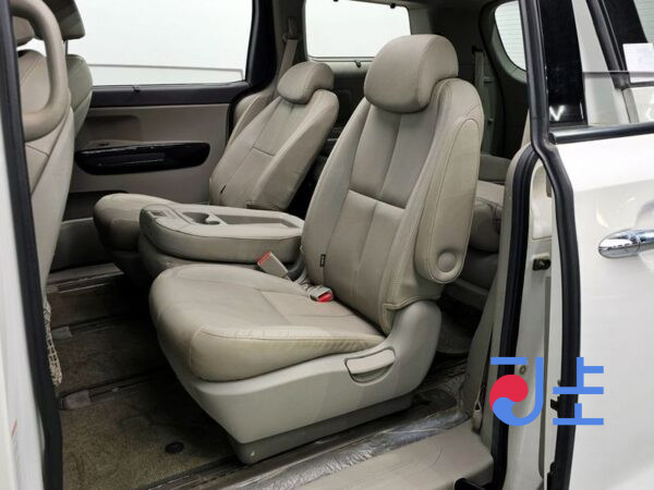 Kia Carnival white - KNHMF37ABFS030330 - Image 12