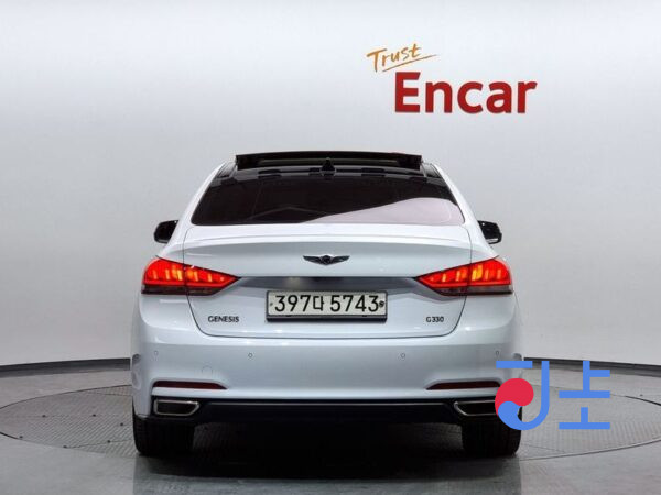 Hyundai Genesis white - KMHGM4DBGU152605 - Image 4