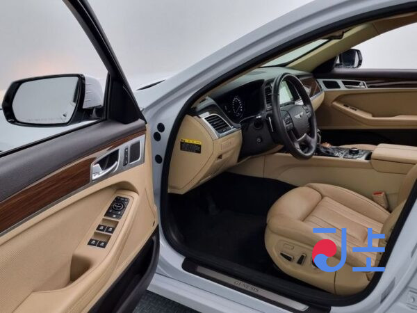 Hyundai Genesis white - KMHGM4DBGU152605 - Image 11