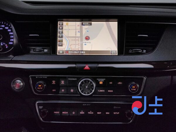 Kia K7 grey - KNALD418BKA161684 - Image 18