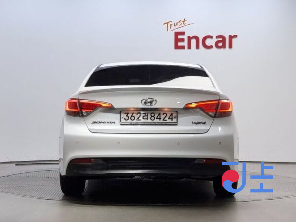 Hyundai Sonata white - KMHE5411BGA018392 - Image 4