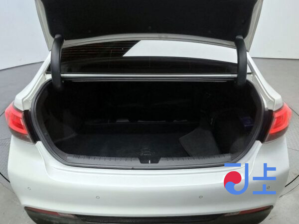 Hyundai Sonata white - KMHE5411BGA018392 - Image 20