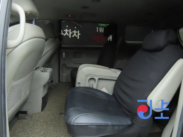Kia Carnival black - KNHMF37ABJS437810 - Image 6