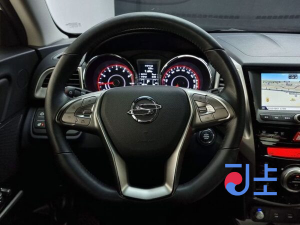 SsangYong Tivoli white - KPBXH3AR1FP017772 - Image 13