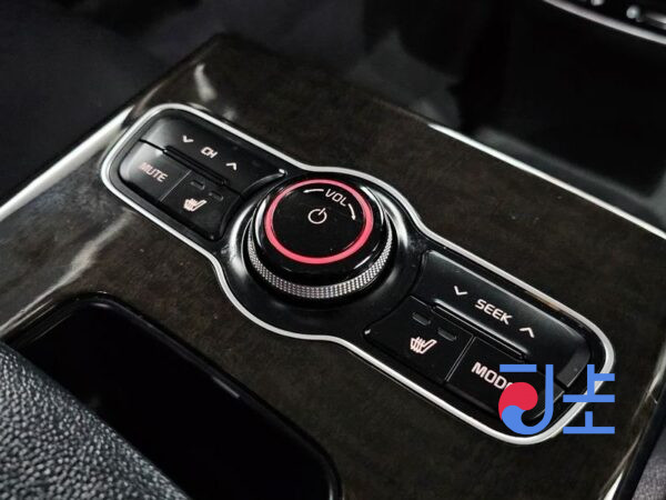 Kia K7 black - KNALL415BDA116087 - Image 17