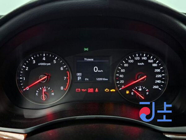 Kia K7 grey - KNALD418BGA026995 - Image 8