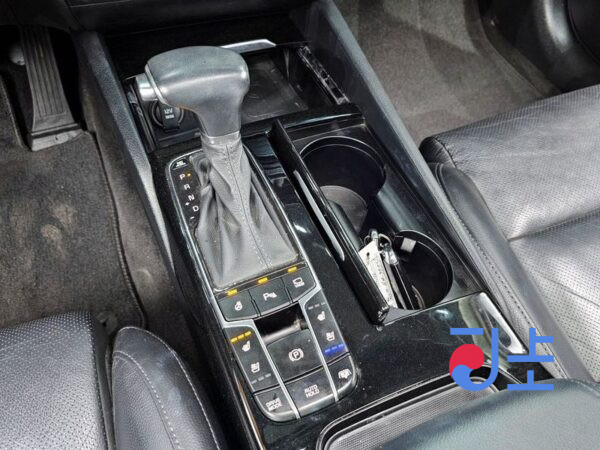 Kia K7 grey - KNALD418BGA026995 - Image 9