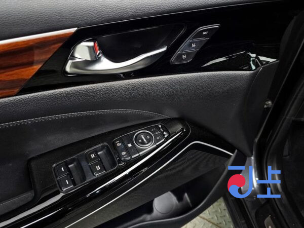 Kia K7 grey - KNALD418BGA026995 - Image 19