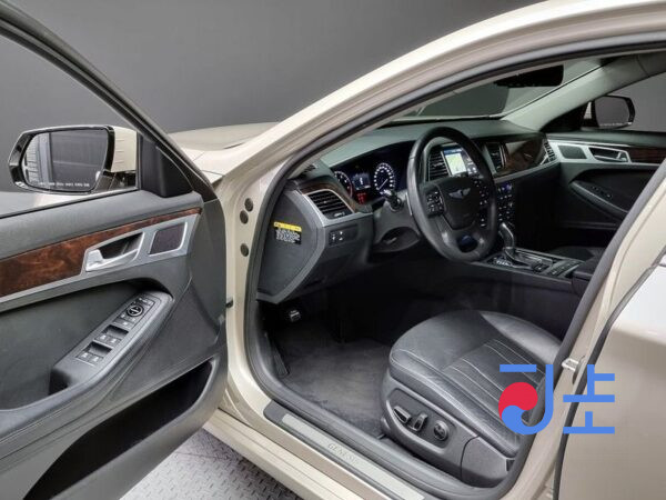 Hyundai Genesis white - KMHGL41DDFU021261 - Image 10