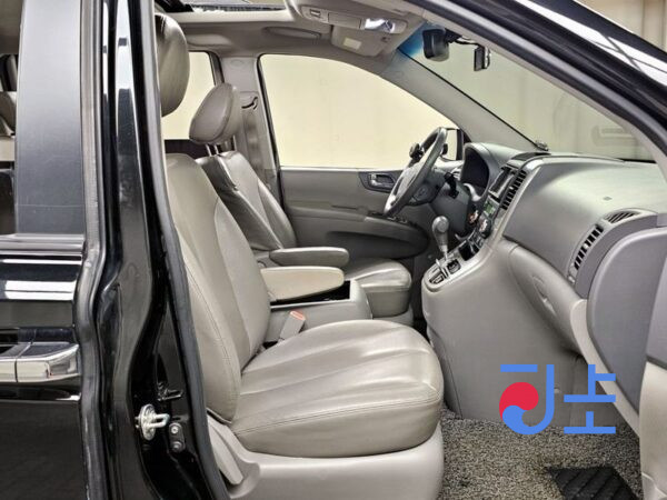 Kia Carnival black - KNHMD376BDS558491 - Image 10