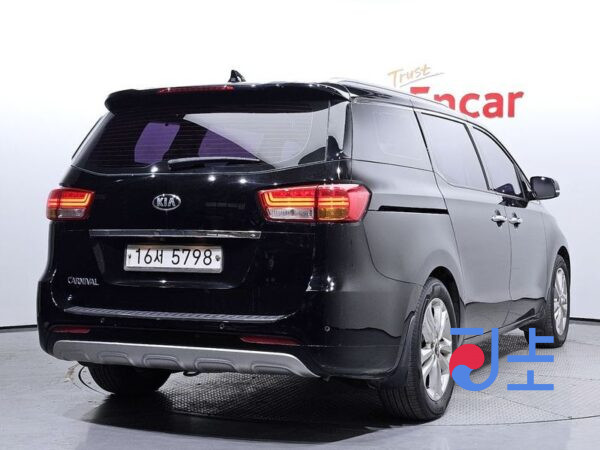Kia Carnival black - KNAME81ABFS005135 - Image 2