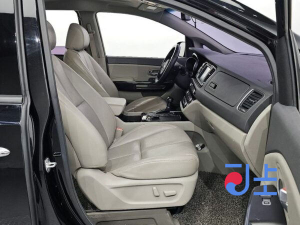 Kia Carnival black - KNAME81ABFS005135 - Image 11