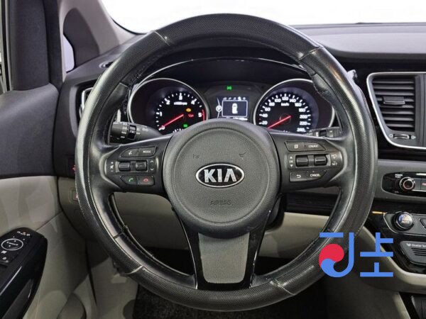 Kia Carnival black - KNAME81ABFS005135 - Image 13