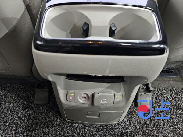 Kia Carnival black - KNAME81ABFS005135 - Image 18