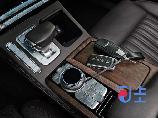 Genesis G90 blue - KMHG341HDMU094256 - Image 9