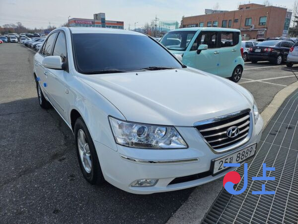 Hyundai Sonata white - KMHEU41MP9A721878 - Image 2