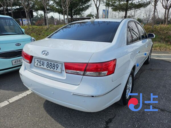 Hyundai Sonata white - KMHEU41MP9A721878 - Image 3