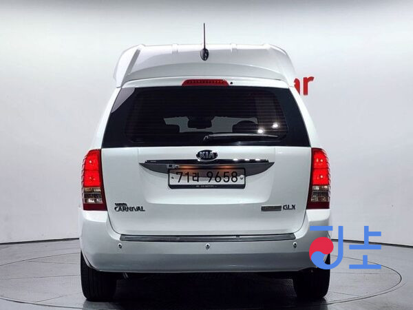 Kia Carnival white - KNHMD376BES563030 - Image 4