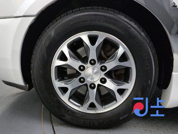 Kia Carnival white - KNHMD376BES563030 - Image 5