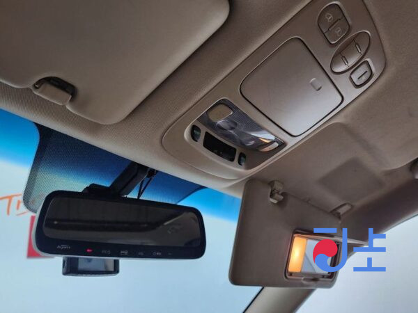 Kia Carnival white - KNHMD376BES563030 - Image 17