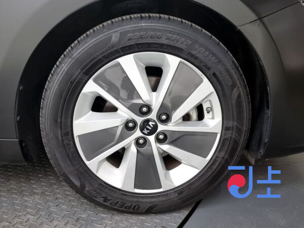 Kia K7 black - KNALA41GBHA001894 - Image 5