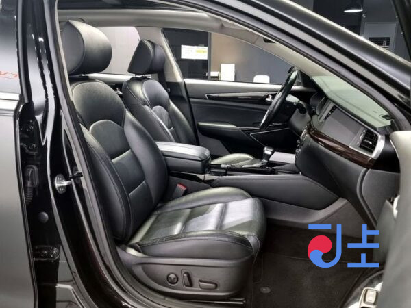 Kia K7 black - KNALA41GBHA001894 - Image 9