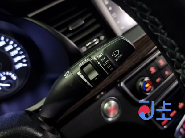 Kia K7 black - KNALA41GBHA001894 - Image 16