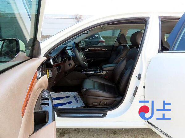 Kia K7 white - KNALB41ABGA021363 - Image 5