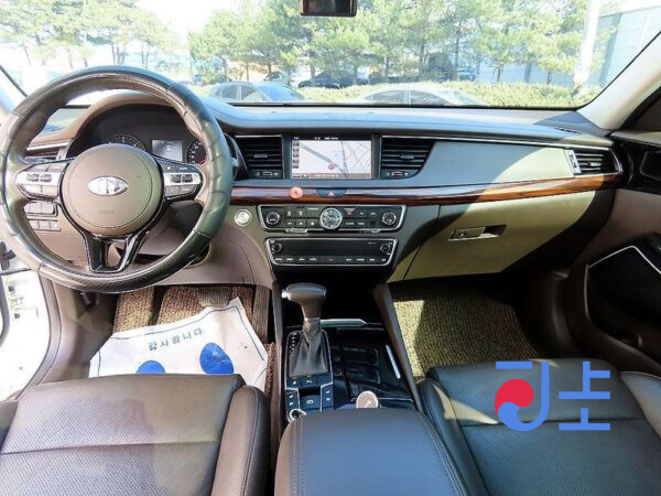 Kia K7 white - KNALB41ABGA021363 - Image 7