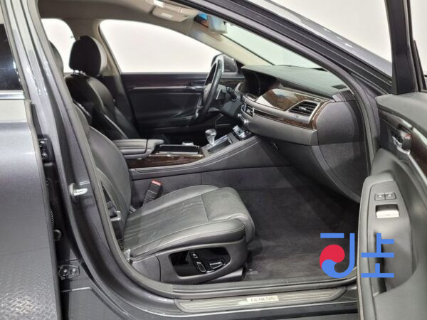 Genesis G90 grey - KMHG141DDKU074953 - Image 12
