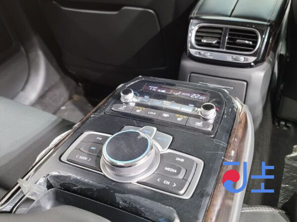 Genesis G90 grey - KMHG141DDKU074953 - Image 20